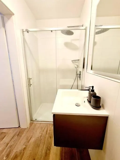 1 Bedroom With Parking-Cd6 卢森堡